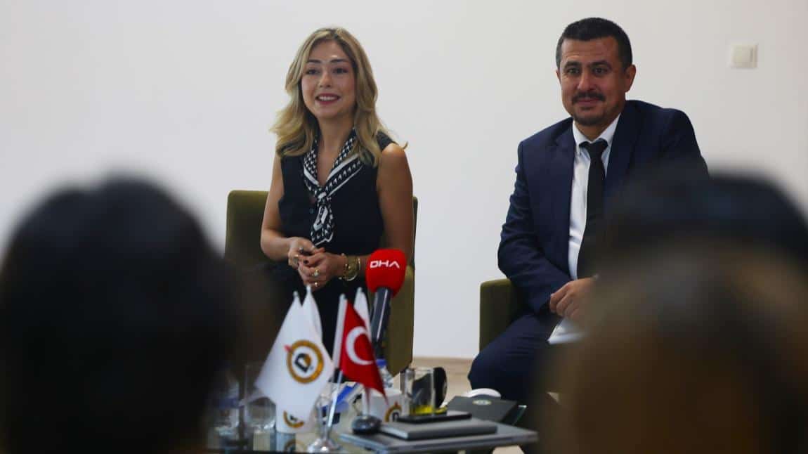 Demirören Medya Dijital Grup Başkanı Gülgün Bostancı Yavuz, 10'uncu sınıf öğrencilerimizle ortak derste bir araya geldi.
