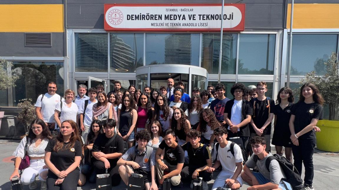 İstanbul İl Milli Eğitim Müdürlüğü’nün Erasmus+ projesi kapsamında ülkemize gelen İspanyol öğrenciler okulumuzu ziyaret etti.